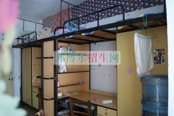 湖南商務(wù)職業(yè)技術(shù)學(xué)院宿舍條件、住宿好嗎、寢室情況