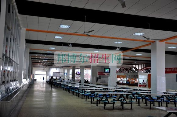 湖南商務(wù)職業(yè)技術(shù)學(xué)院宿舍條件、住宿好嗎、寢室情況