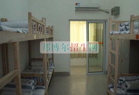 平?jīng)鲠t(yī)學(xué)高等?？茖W(xué)校
