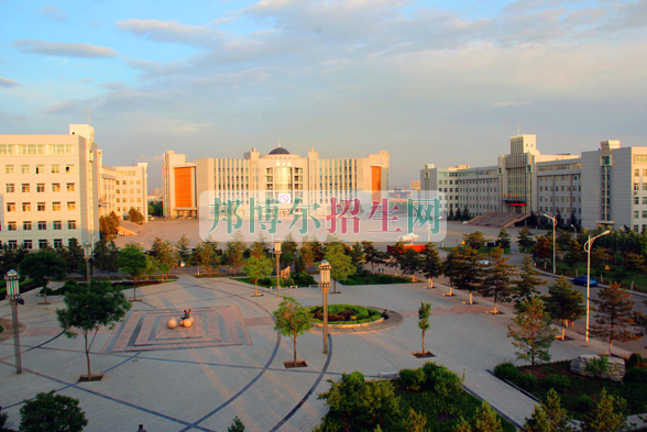 包頭職業(yè)技術(shù)學(xué)院?？圃盒閹讓? width=