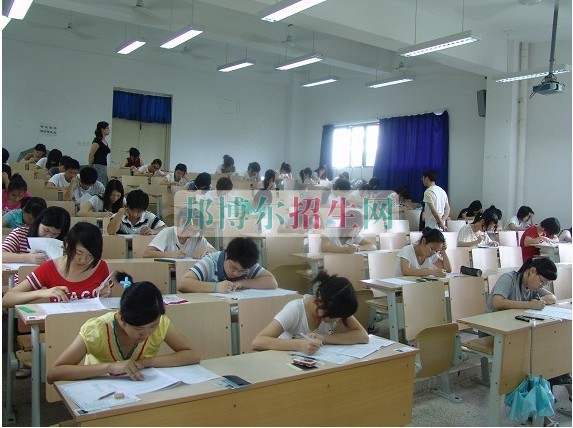 中?？粘嗽趺纯即髮? width=