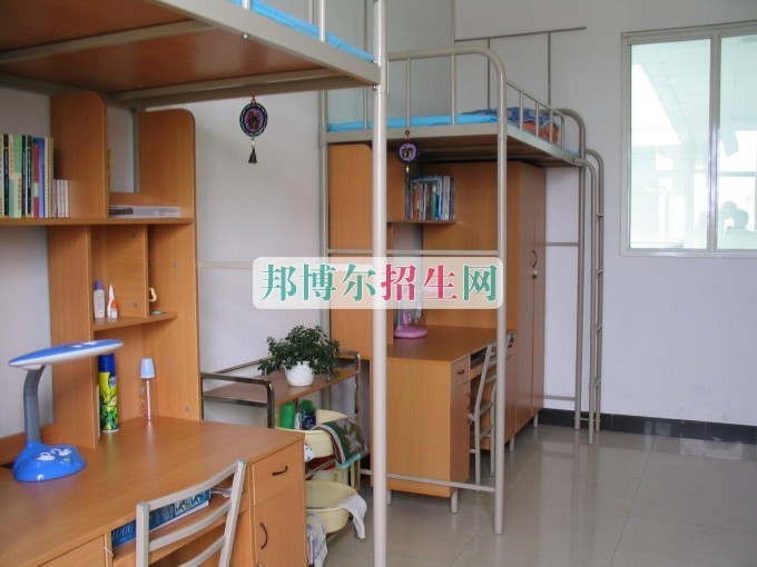 上中?？梢钥即髮W(xué)嗎