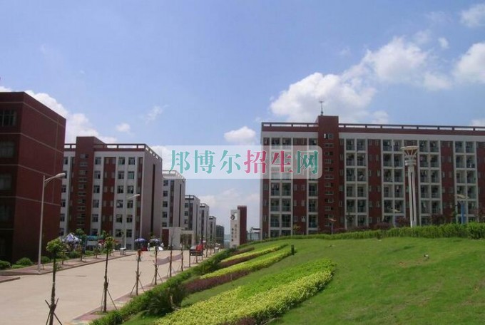 哪所應(yīng)用電子技術(shù)學校好