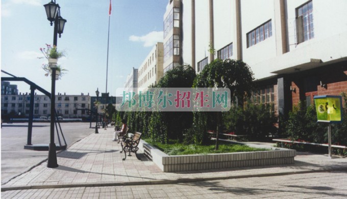 黑龍江糧食職業(yè)學(xué)院招生辦聯(lián)系電話(huà)