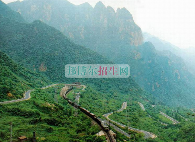 成都哪些大專(zhuān)學(xué)校的鐵道運(yùn)輸好