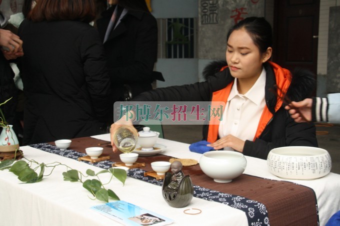天府新區(qū)成人中等專業(yè)學(xué)校“美好新區(qū)，千年廣都”