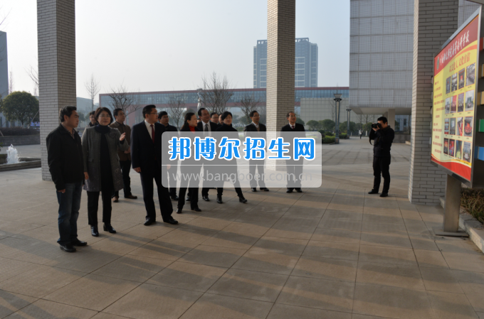 川南幼兒師范高等?？茖W校迎接隆昌縣創(chuàng)建第四屆省級文明城市測評組考評
