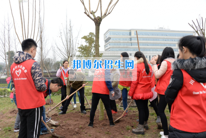 川南幼兒師范高等?？茖W(xué)校開展“感恩”主題教育活動(dòng)培養(yǎng)學(xué)生良好道德品質(zhì)