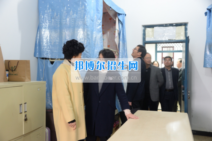 市委常委、宣傳部長潘梅到川南幼兒師范高等專科學(xué)校調(diào)研思想政治工作