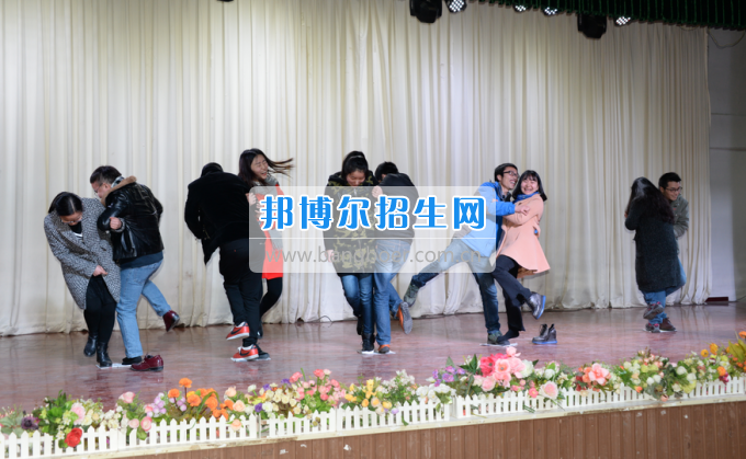 川南幼兒師范高等?？茖W(xué)校與內(nèi)江職業(yè)技術(shù)學(xué)校開展青年聯(lián)誼活動