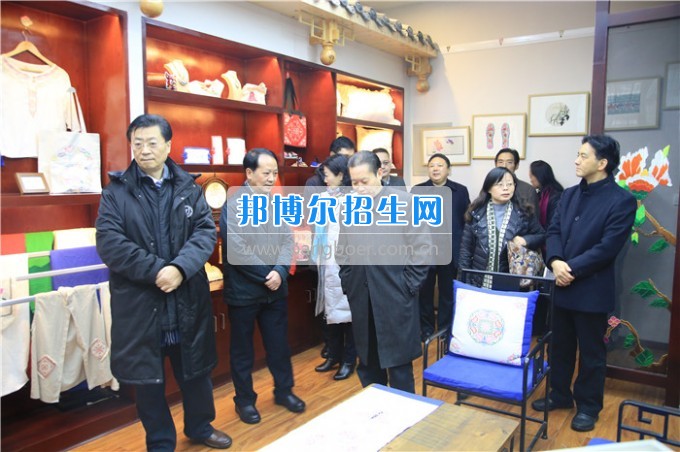 四川音樂學(xué)院黨委書記、院長林戈爾教授一行到川北幼兒師范高等專科學(xué)?？疾? width=