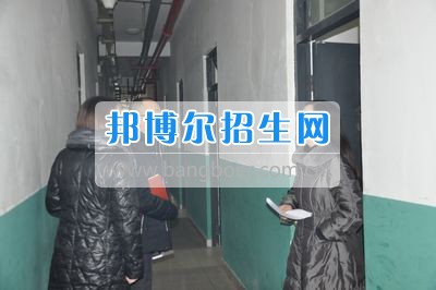 四川省什邡市職業(yè)中專學(xué)校迎接德陽(yáng)市、什邡市教育局開(kāi)學(xué)工作檢查