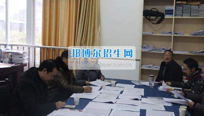 四川省古藺縣職業(yè)高級(jí)中學(xué)校集智匯力，全力推進(jìn)依法治校