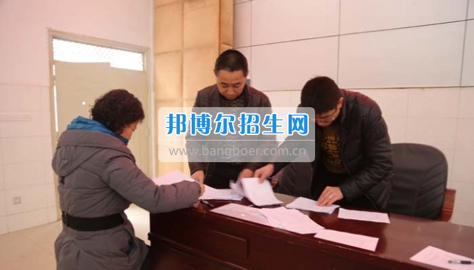四川省古藺縣職業(yè)高級(jí)中學(xué)校集智匯力，全力推進(jìn)依法治校