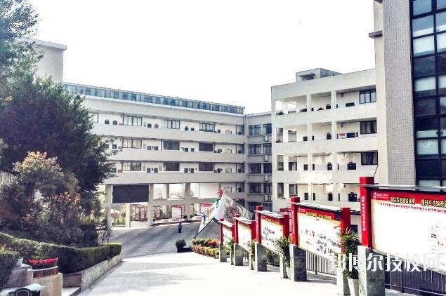 重慶輕工業(yè)學(xué)校2020年報(bào)名條件、招生要求、招生對(duì)象