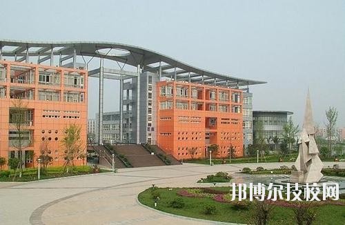 成都市中山職業(yè)技術(shù)學(xué)校2020年報名條件、招生要求、招生對象