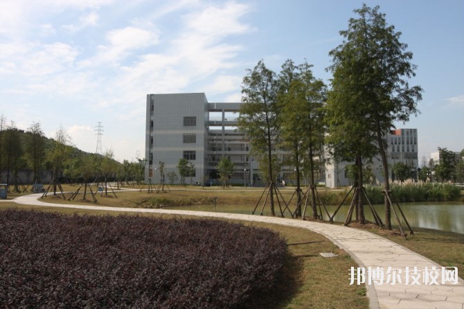 湖州中等衛(wèi)生專業(yè)學(xué)校2020年報名條件、招生要求、招生對象