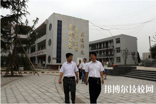 洛南縣職業(yè)技術教育中心2020年招生辦聯(lián)系電話