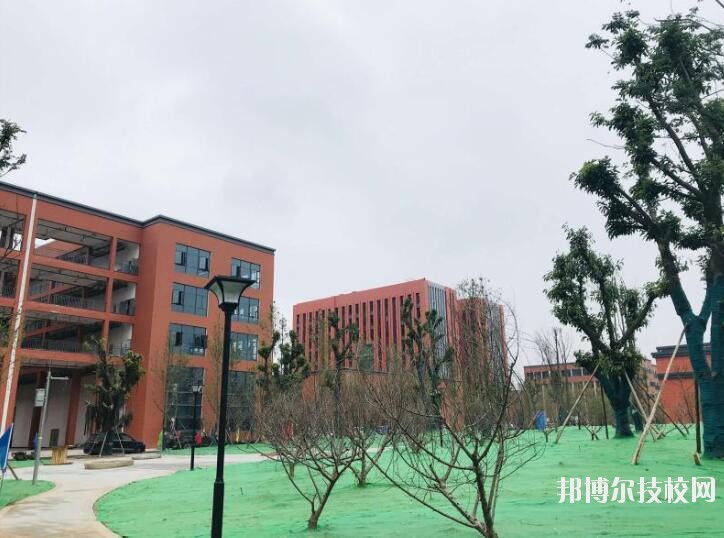 重慶五一高級技工學校2020年報名條件、招生要求、招生對象