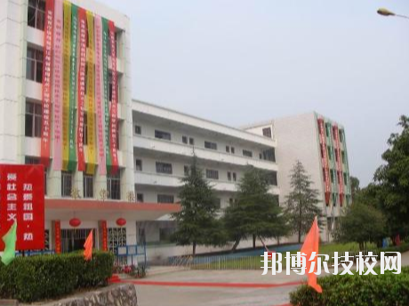 江西通用技術(shù)工程學(xué)校2020年報(bào)名條件、招生要求、招生對(duì)象