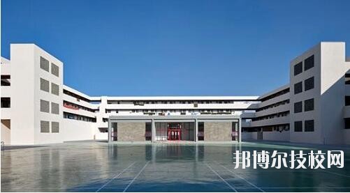 畢節(jié)衛(wèi)生學(xué)校2020年報(bào)名條件、招生要求、招生對(duì)象