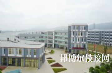 江西輕工業(yè)高級(jí)技工學(xué)校2020年學(xué)費(fèi)、收費(fèi)多少