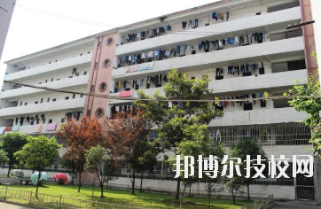 江西輕工業(yè)高級(jí)技工學(xué)校2020年報(bào)名條件、招生要求、招生對(duì)象