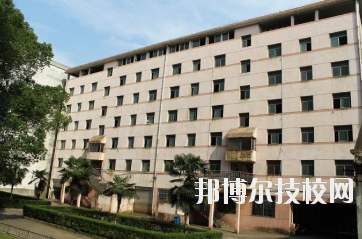 江西輕工業(yè)高級(jí)技工學(xué)校怎么樣、好不好