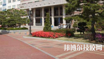 張掖市育才技工學(xué)校2020年報(bào)名條件、招生要求、招生對(duì)象