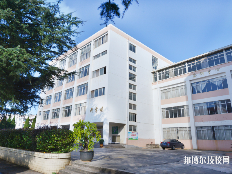 云南中醫(yī)藥中等專科學(xué)校2020年報(bào)名條件、招生要求、招生對(duì)象