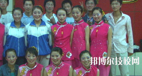 平?jīng)鲂畔⒐こ虒W(xué)校2020年學(xué)費、收費多少
