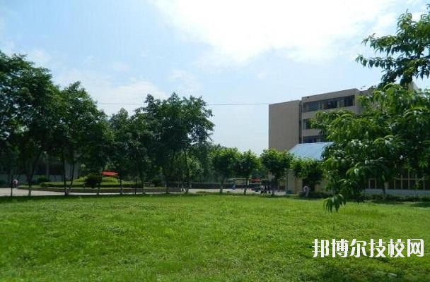 成都廣播電視中等專業(yè)學(xué)校2020年報名條件、招生要求、招生對象