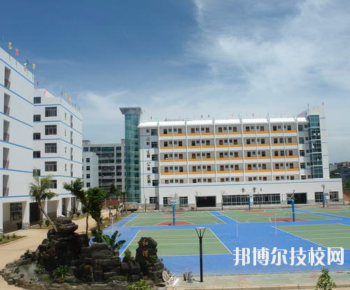 重慶萬州三峽服裝藝術(shù)學(xué)校2020年報(bào)名條件、招生要求、招生對象