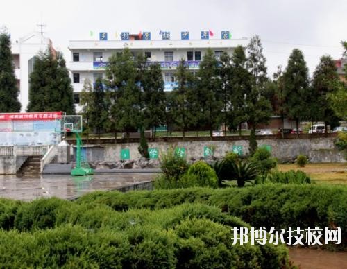 貞豐職業(yè)技術學校2020年報名條件、招生要求、招生對象