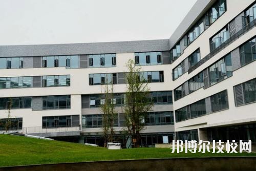安龍職業(yè)技術學校2020年報名條件、招生要求、招生對象