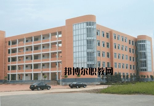 祿勸職業(yè)高級(jí)中學(xué)2020年報(bào)名條件、招生要求、招生對(duì)象
