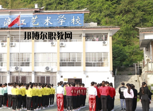 張藝謀漓江藝術(shù)學(xué)校2020年報(bào)名條件、招生要求、招生對象