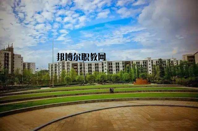 隨州曾都電子工業(yè)學(xué)校2020年報名條件、招生要求、招生對象