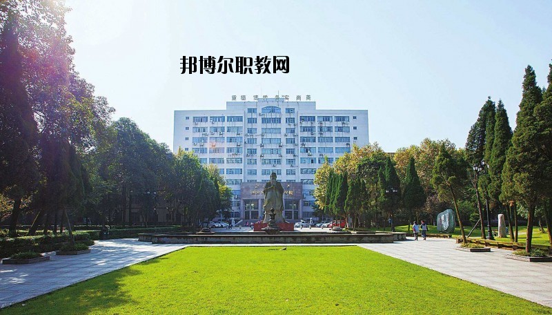 咸寧工業(yè)學校怎么樣、好不好