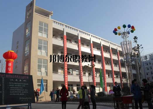 靈寶職業(yè)中等專業(yè)學校2021年報名條件、招生要求、招生對象