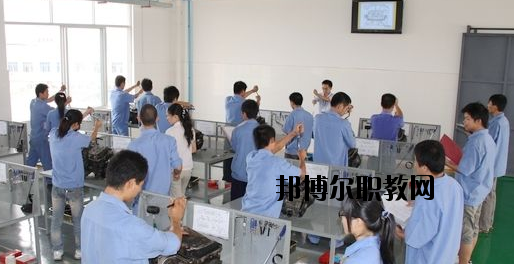 河池交通技工學(xué)校2020年報名條件、招生要求、招生對象 