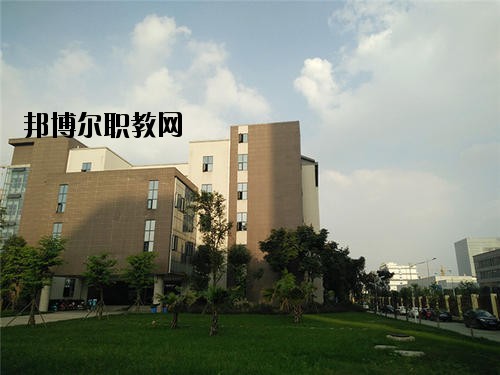 內(nèi)江科技開發(fā)學校2020年報名條件、招生要求、招生對象