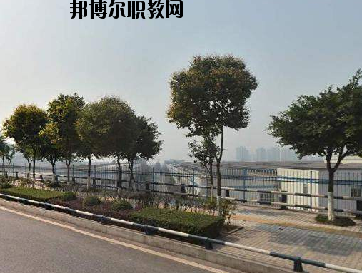 重慶華陽(yáng)技工學(xué)校2020年招生辦聯(lián)系電話(huà)