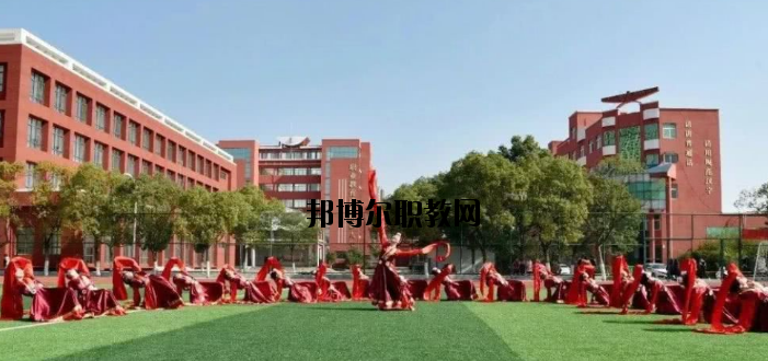 臨川現(xiàn)代教育學(xué)校2020年報名條件、招生要求、招生對象
