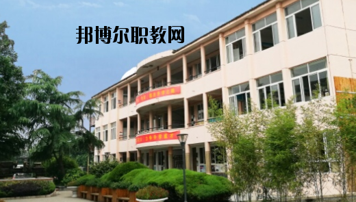 浙江吉利汽車工業(yè)學(xué)校2020年報(bào)名條件、招生要求、招生對(duì)象