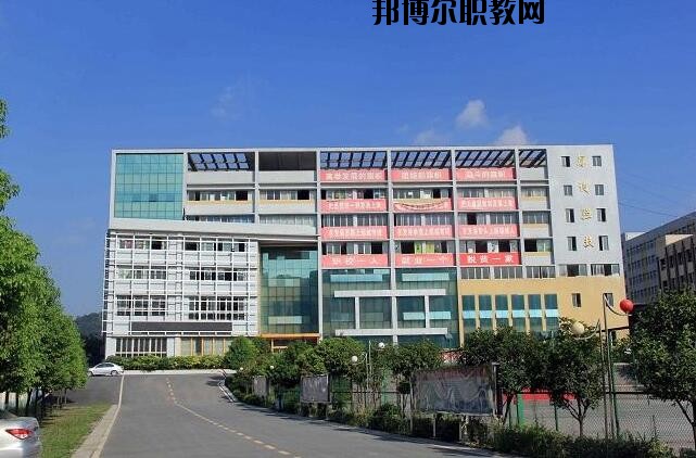 遵義博導(dǎo)網(wǎng)絡(luò)職業(yè)技術(shù)學(xué)校2020年報名條件、招生要求、招生對象