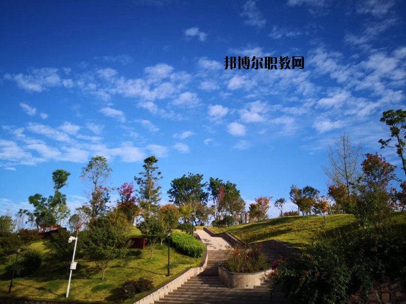 成都市工業(yè)職業(yè)技術(shù)學(xué)校2020年報(bào)名條件、招生要求、招生對(duì)象