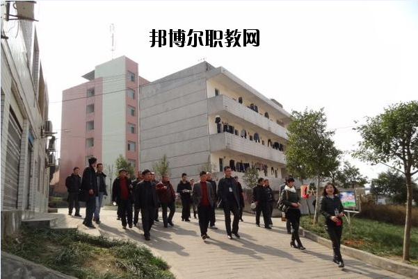 古藺縣大村職業(yè)中學校2020年報名條件、招生要求、招生對象