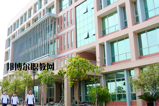 東莞信息技術(shù)學(xué)校2020年報(bào)名條件、招生要求、招生對(duì)象