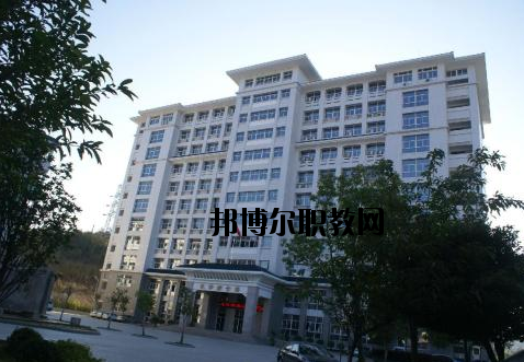 云浮技工學(xué)校2020年報名條件、招生要求、招生對象